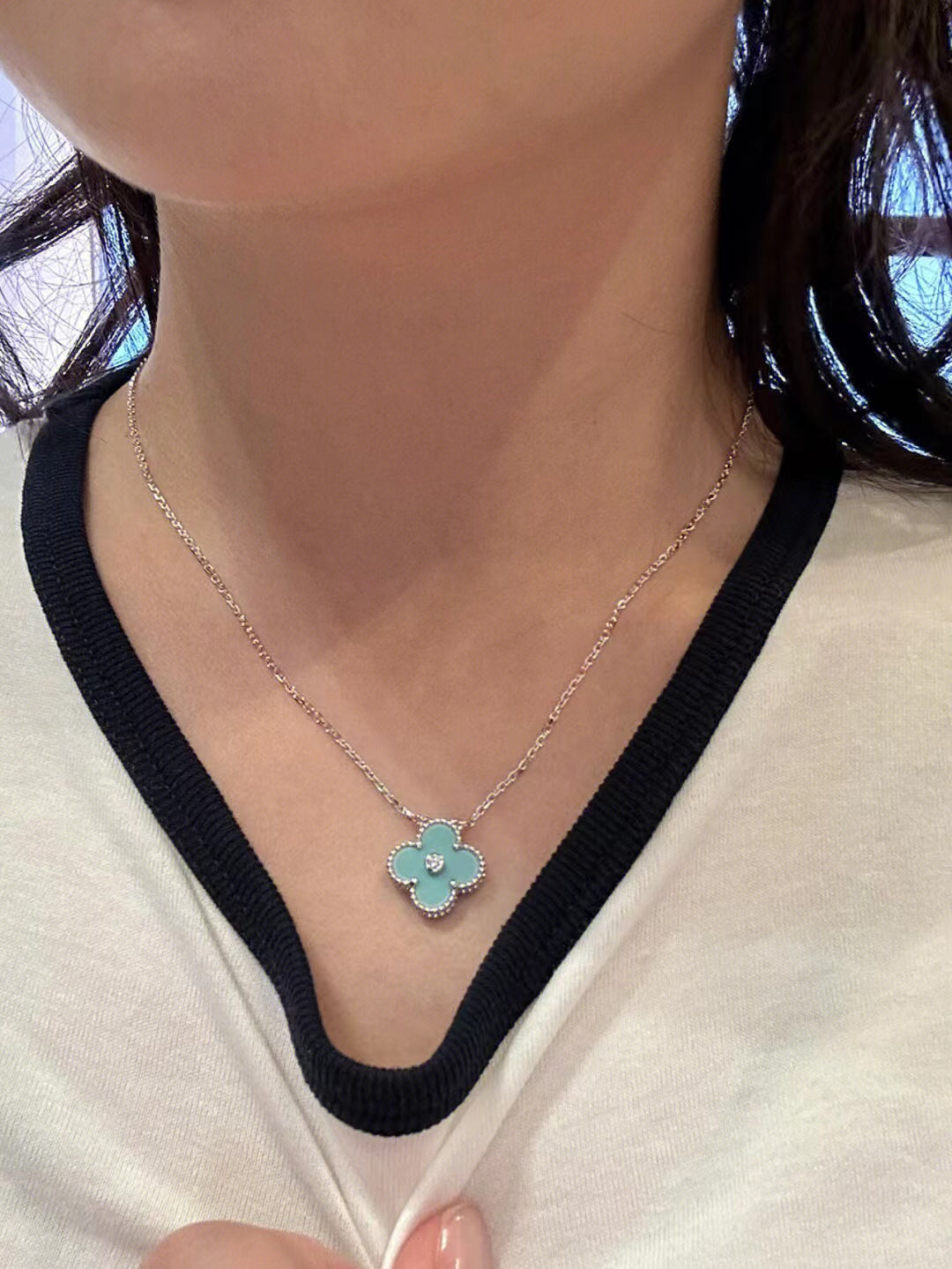 [Avelora Jewelry ]CLOVER 1 DIAMOND LIGHT BLUE SILVER NECKLACE