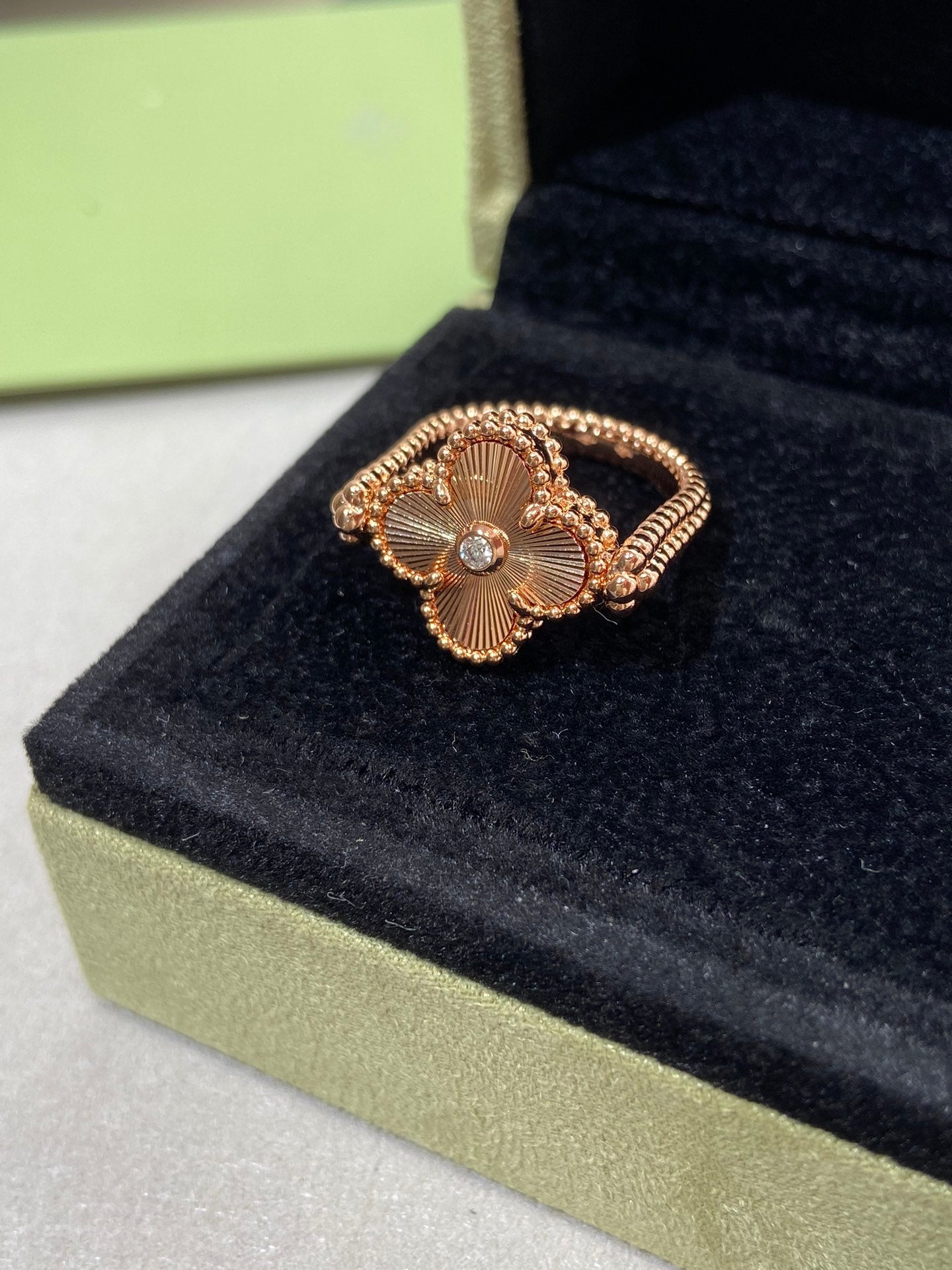 [Avelora]LUCKY CLOVER GOLD REVERSIBLE RING