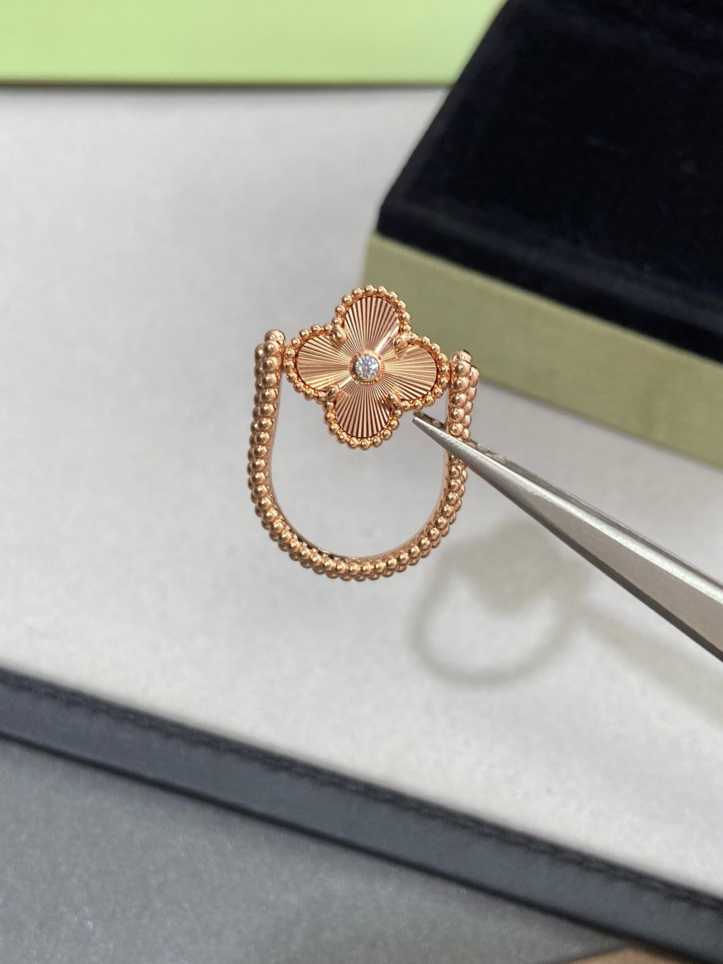 [Avelora]LUCKY CLOVER ROSE GOLD REVERSIBLE RING