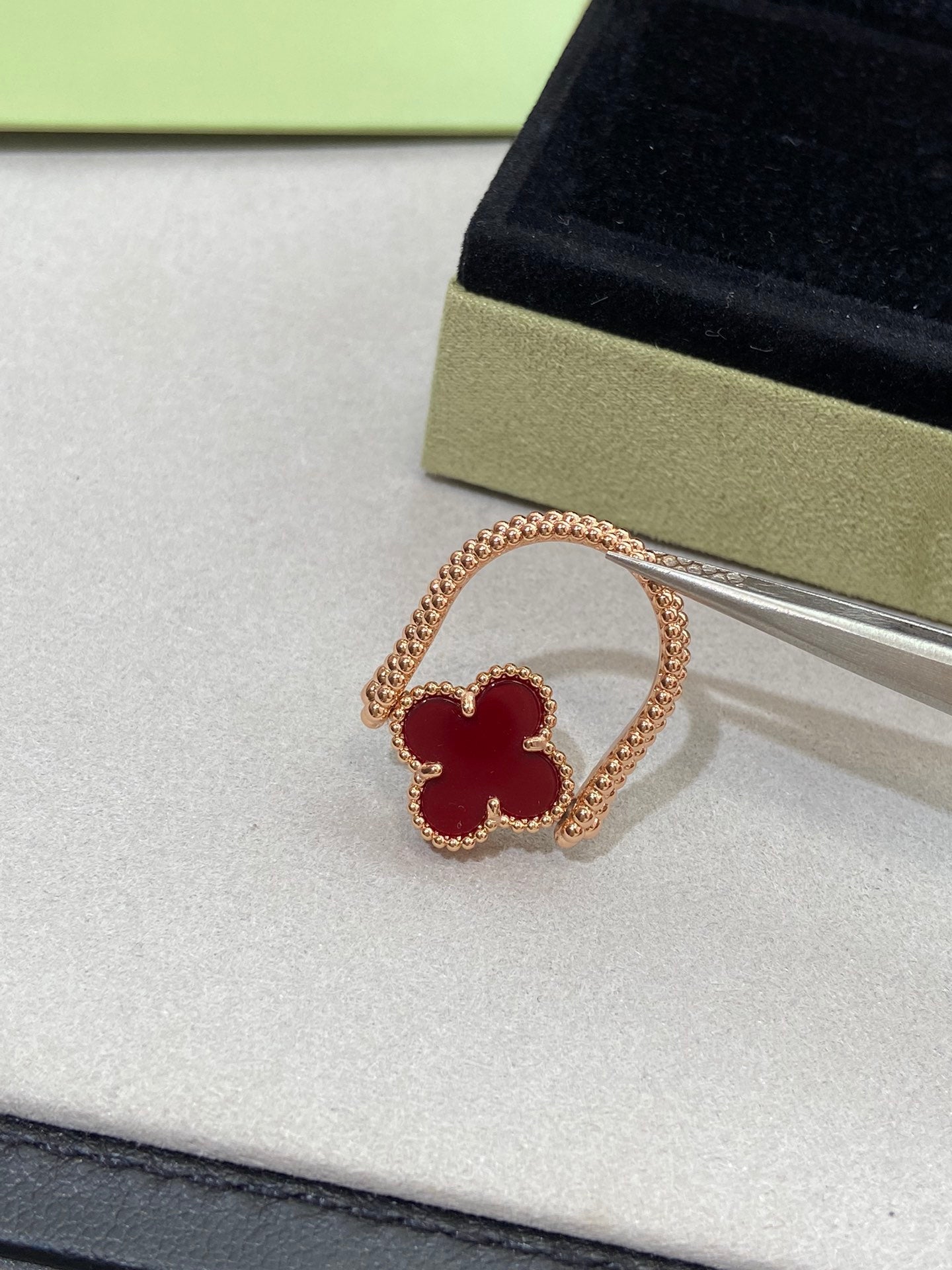 [Avelora]LUCKY CLOVER ROSE GOLD REVERSIBLE RING