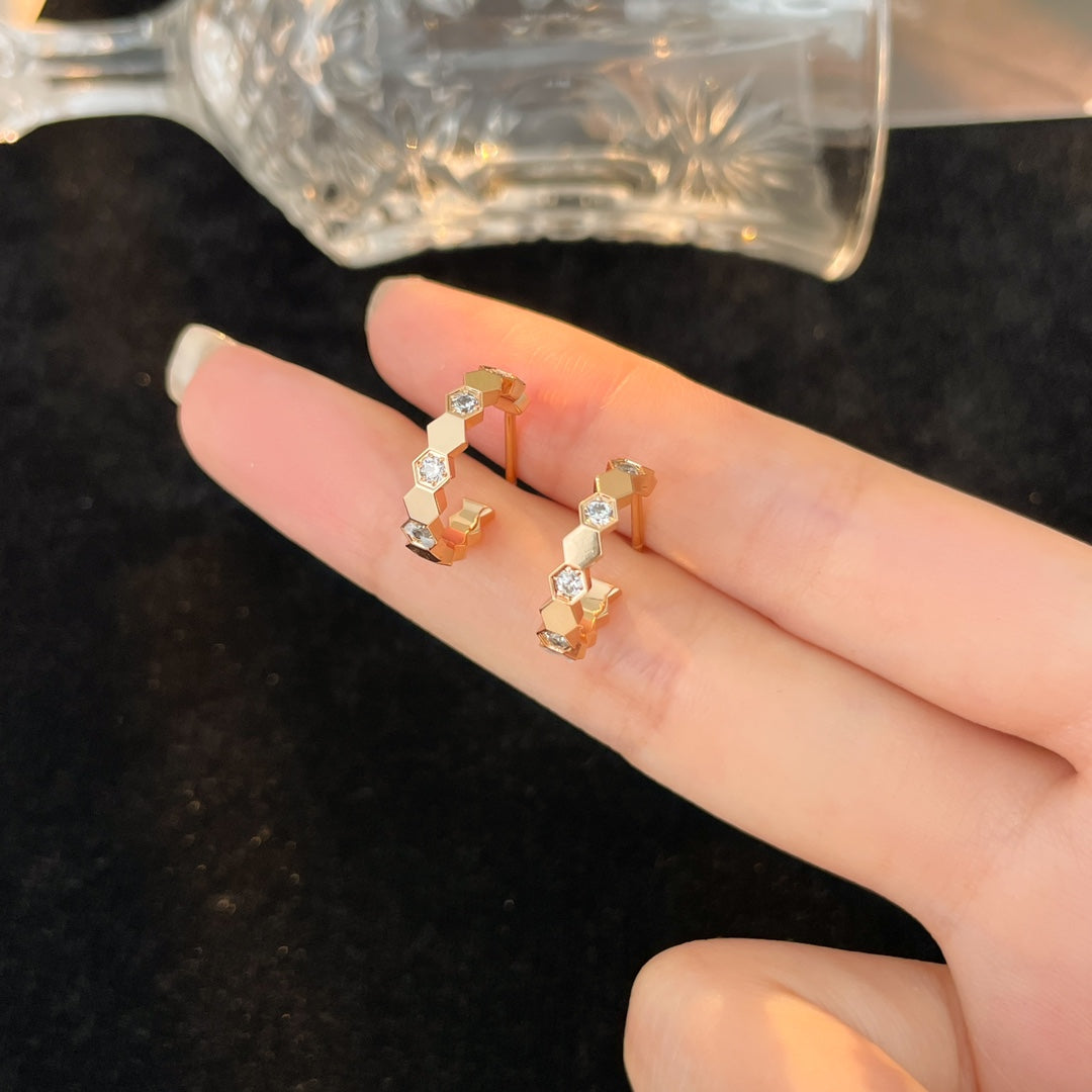 [Avelora]BEE LOVE DIAMOND HOOP EARRINGS