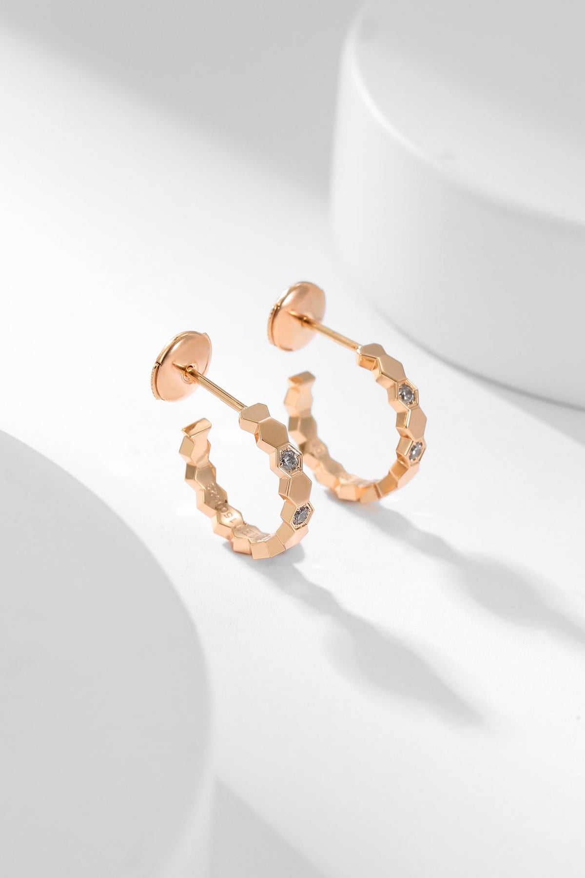 [Avelora Jewelry ]BEE LOVE DIAMOND HOOP EARRINGS
