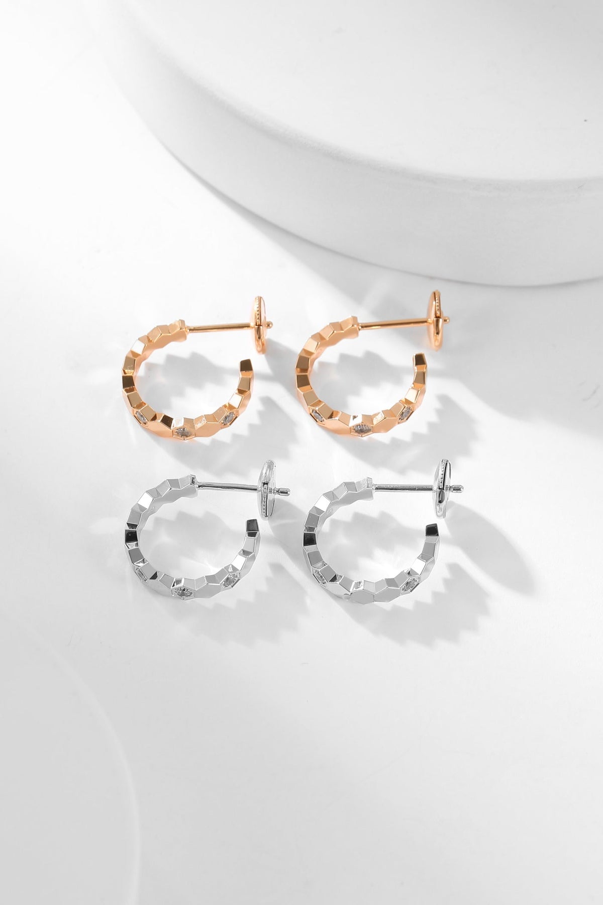 [Avelora Jewelry ]BEE LOVE DIAMOND HOOP EARRINGS