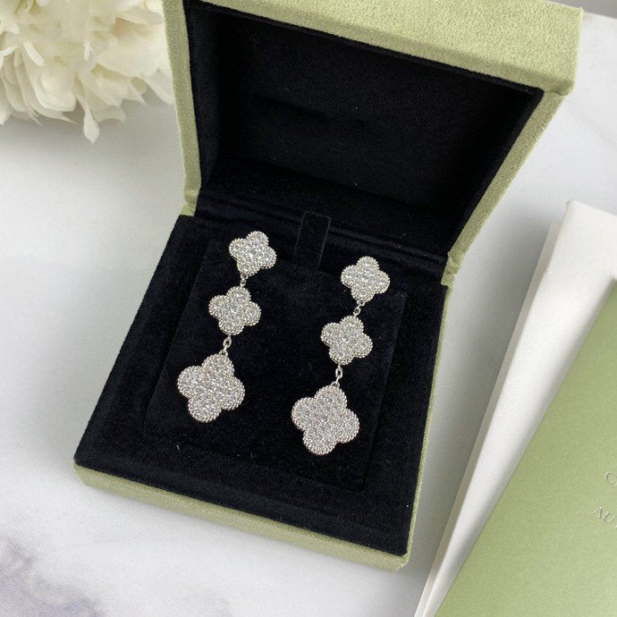 [Avelora Jewelry ]CLOVER 3 MOTIF DIAMOND SILVER DROP EARRINGS