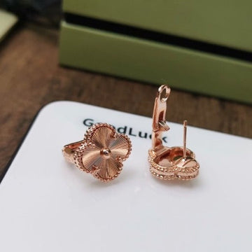 [Avelora Jewelry ]CLOVER MEDIUM STUD EARRINGS
