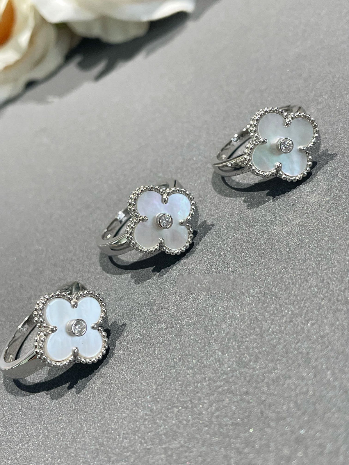 [Avelora Jewelry ]CLOVER SILVER MOP DIAMOND RING