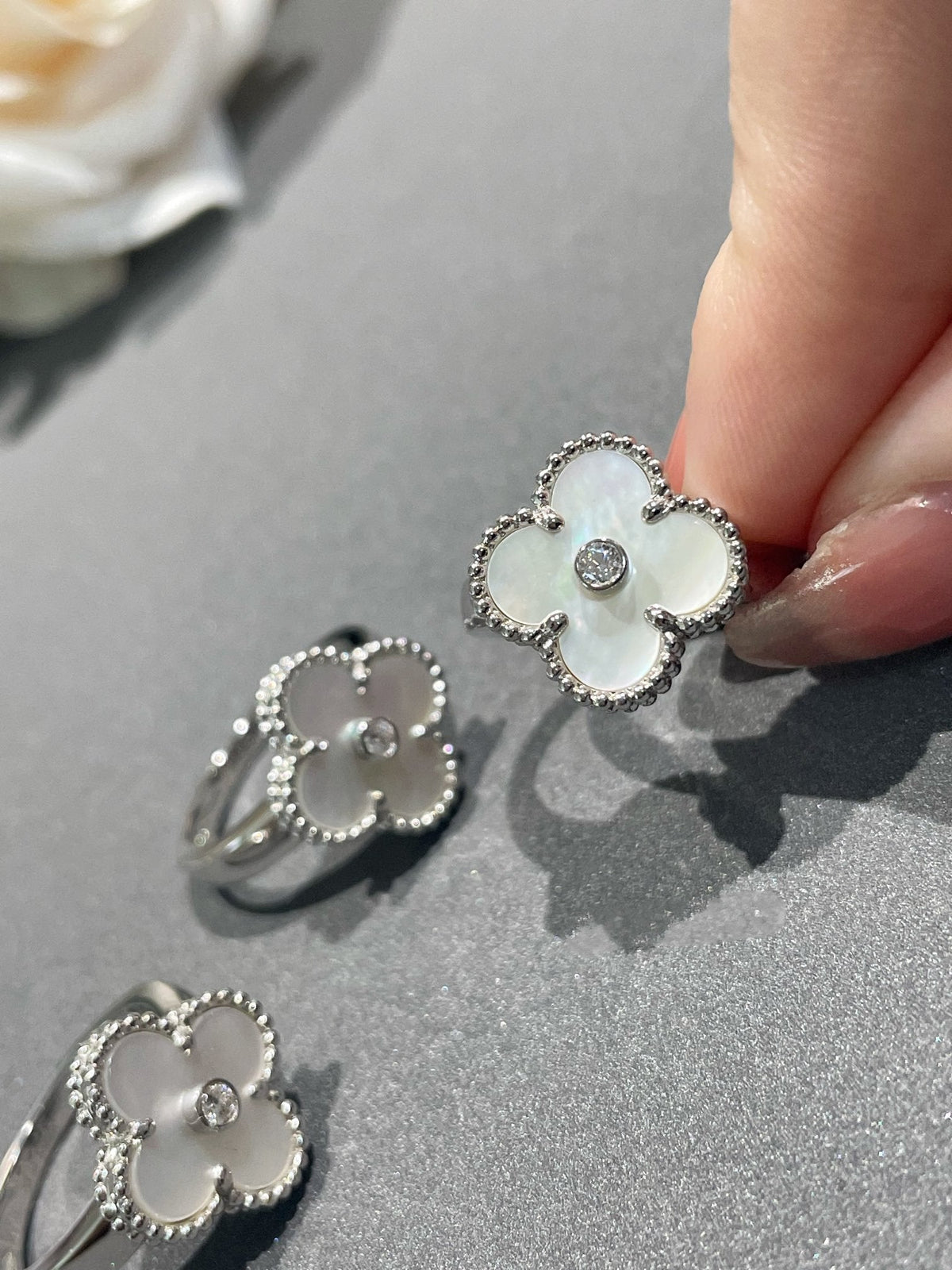 [Avelora Jewelry ]CLOVER SILVER MOP DIAMOND RING