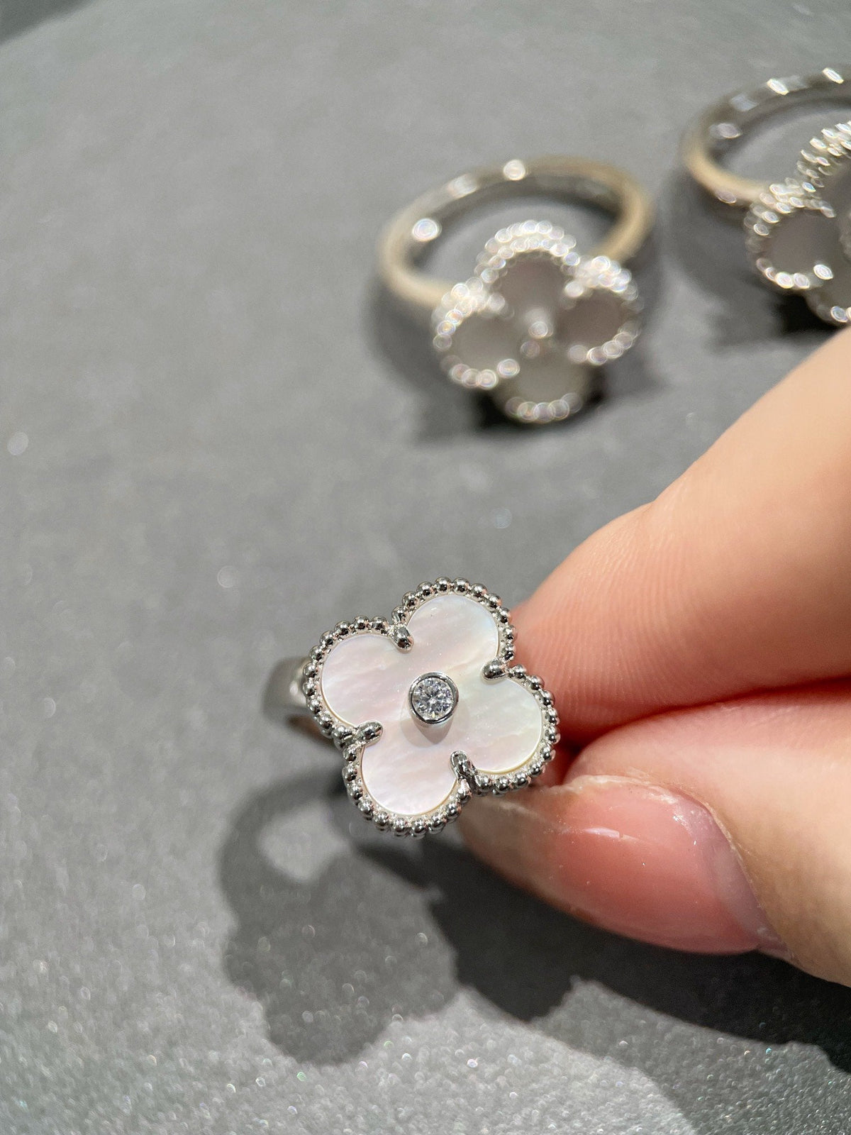 [Avelora Jewelry ]CLOVER SILVER MOP DIAMOND RING
