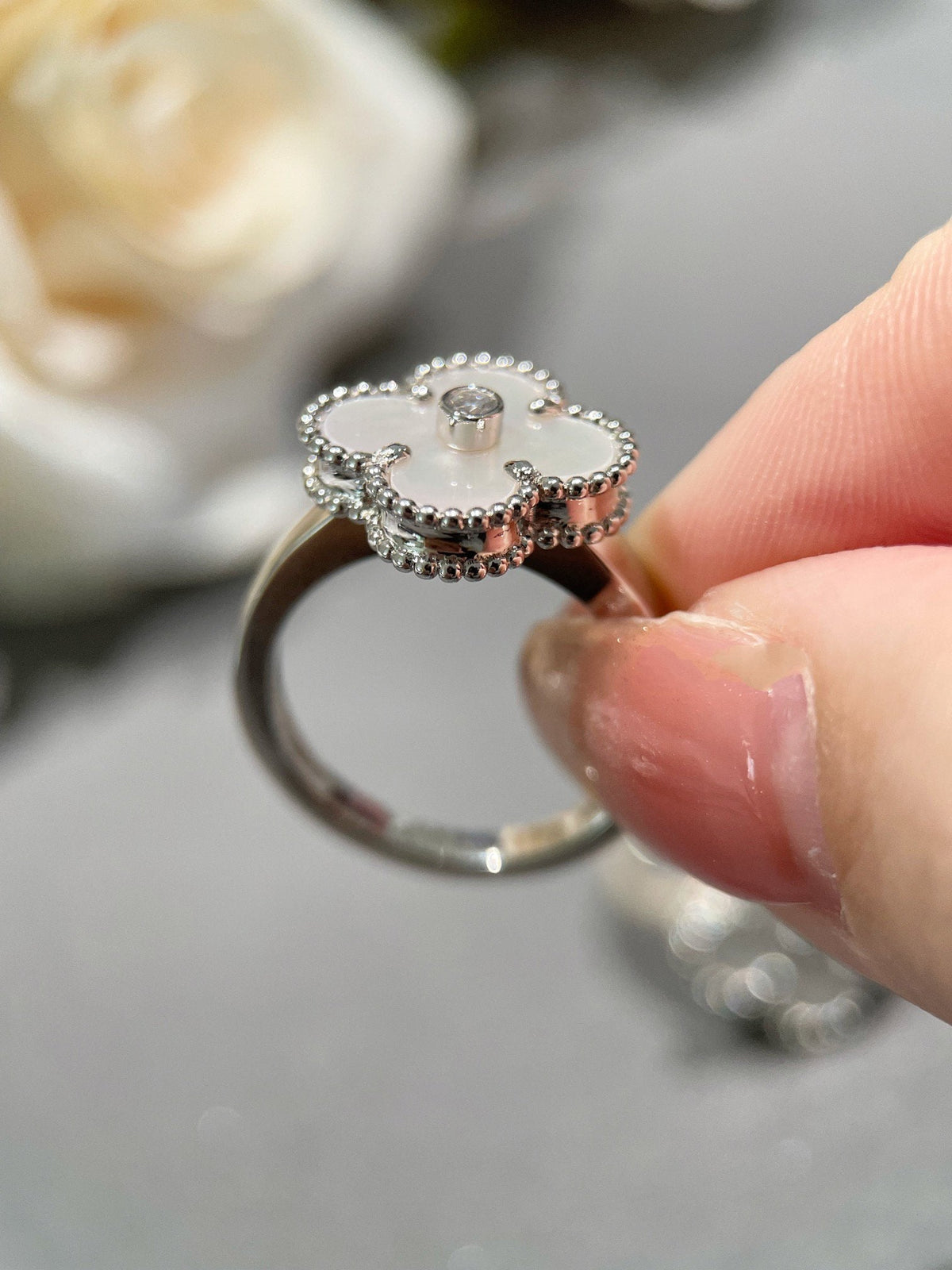[Avelora Jewelry ]CLOVER SILVER MOP DIAMOND RING
