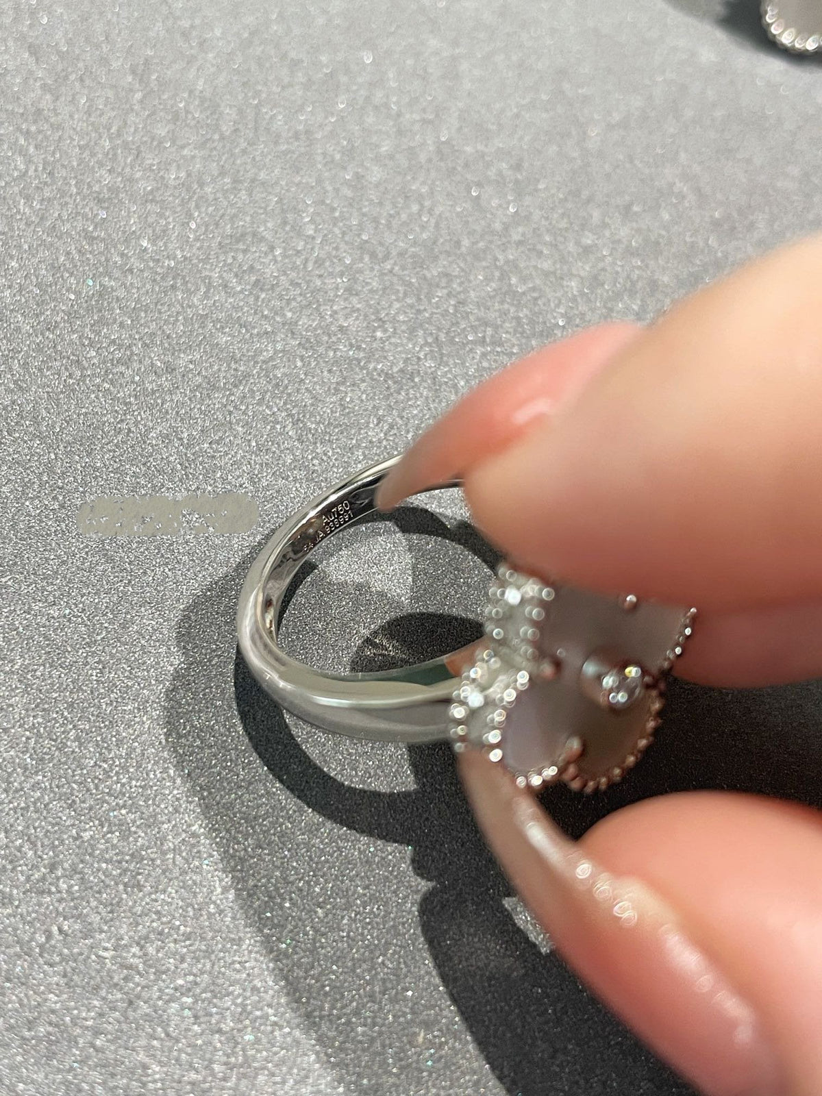 [Avelora Jewelry ]CLOVER SILVER MOP DIAMOND RING