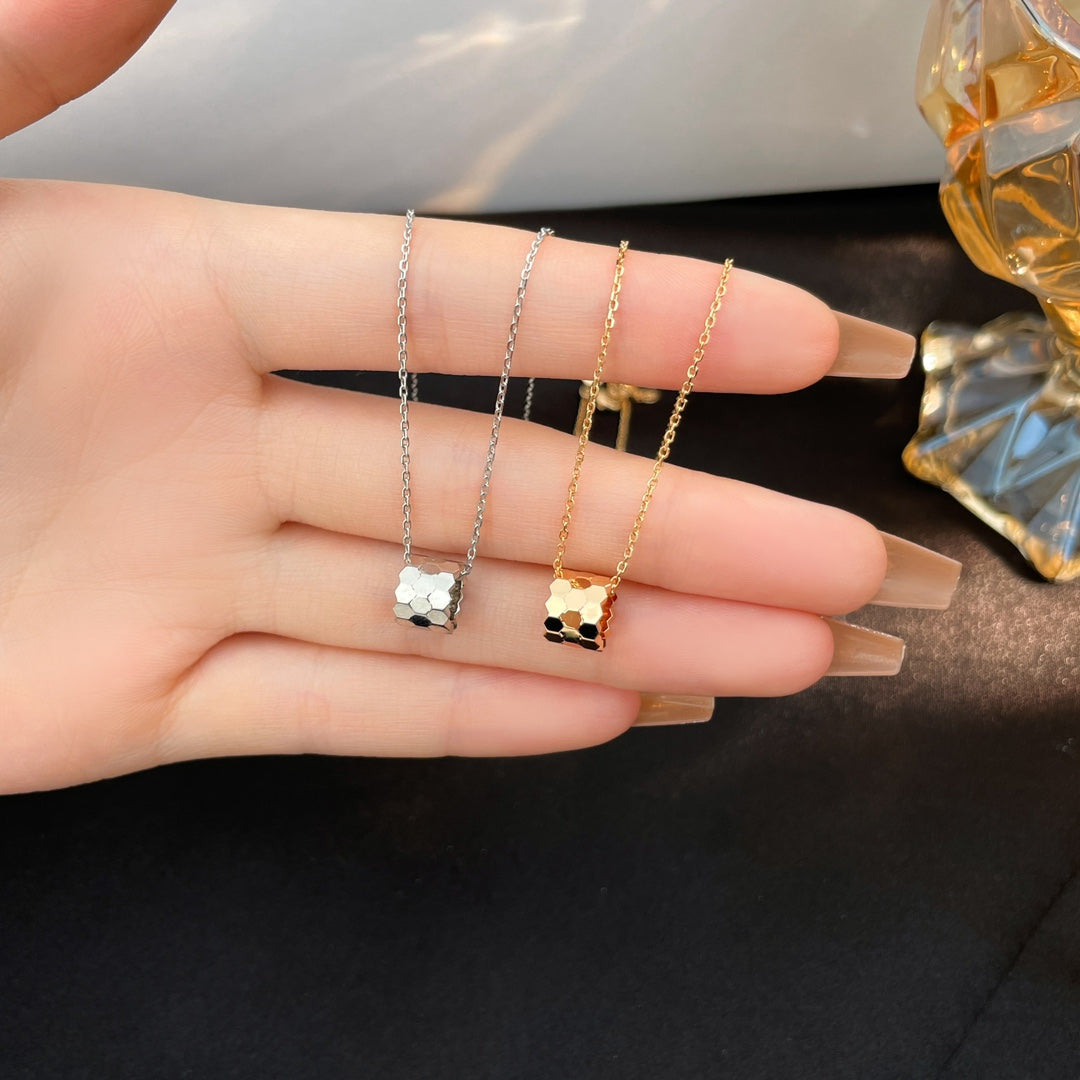 [Avelora]BEE MINI NECKLACE