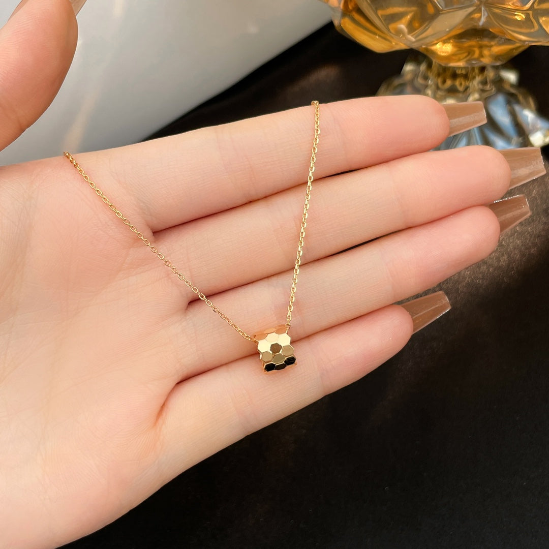 [Avelora Jewelry ]BEE MINI NECKLACE