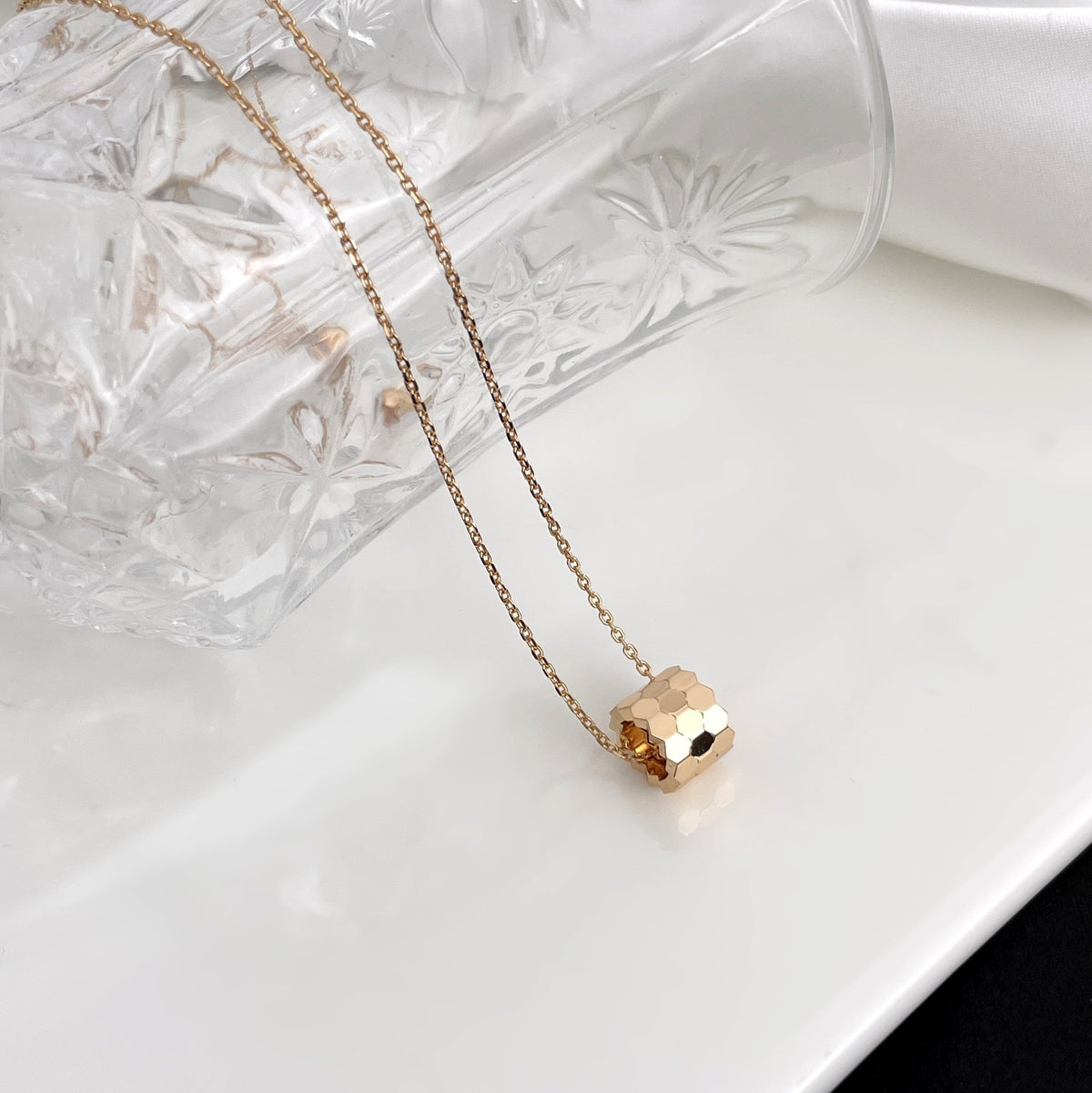 [Avelora Jewelry ]BEE MINI NECKLACE