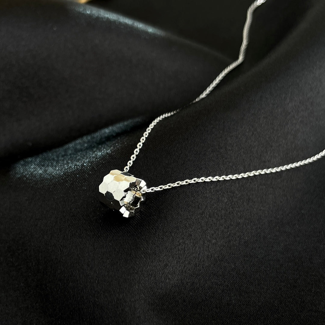 [Avelora Jewelry ]BEE MINI NECKLACE