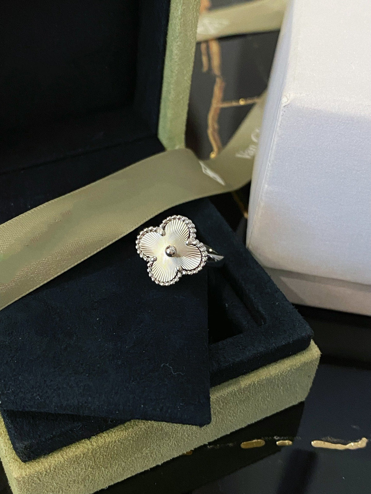 [Avelora Jewelry ]CLOVER SILVER RING