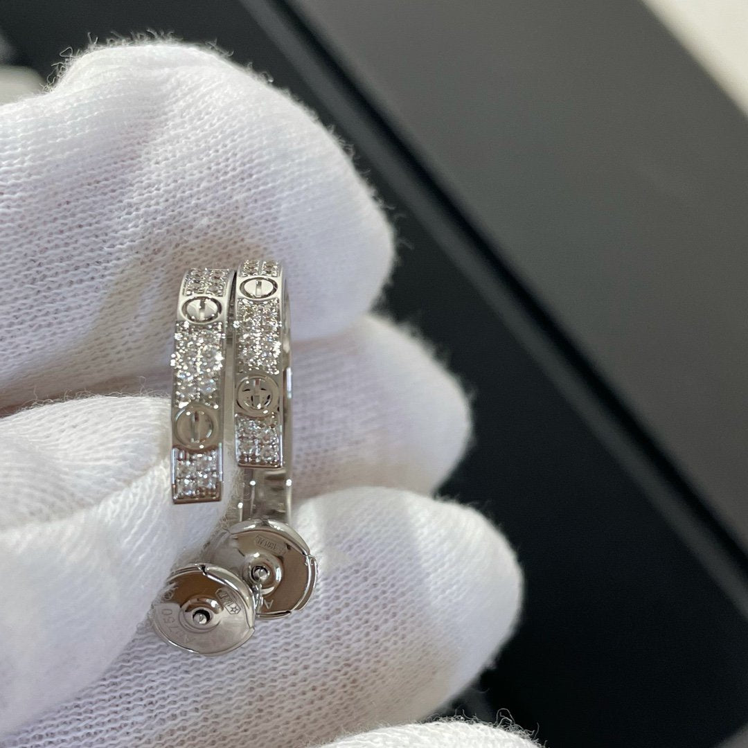 [Avelora Jewelry ]LOVE DIAMOND SILVER HOOP EARRINGS