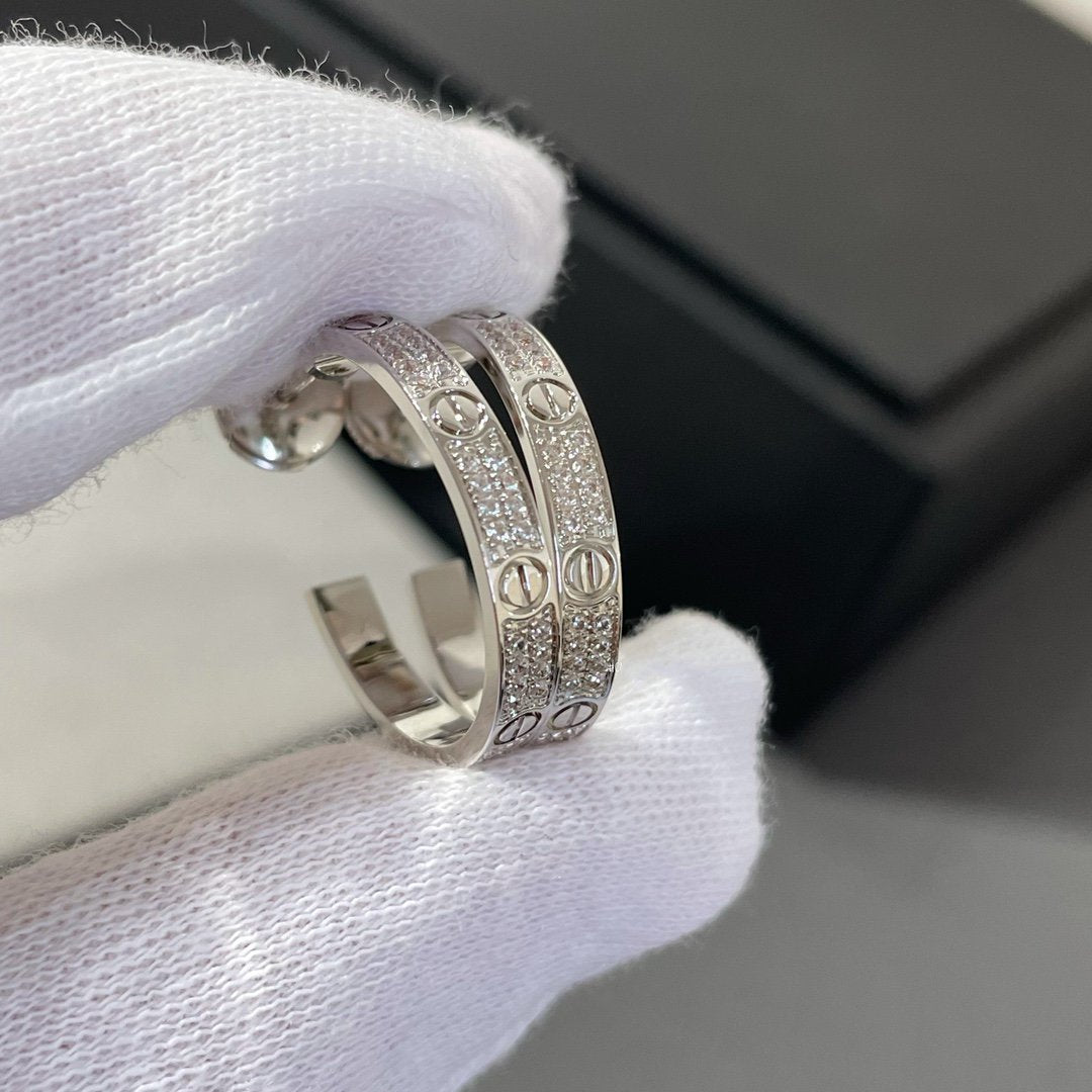 [Avelora Jewelry ]LOVE DIAMOND SILVER HOOP EARRINGS