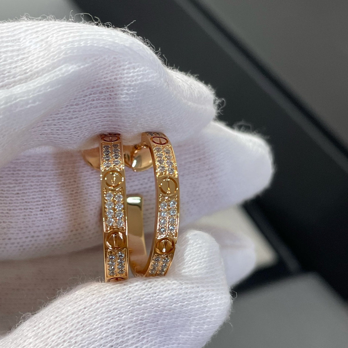 [Avelora Jewelry ]LOVE DIAMOND PINK GOLD HOOP EARRINGS
