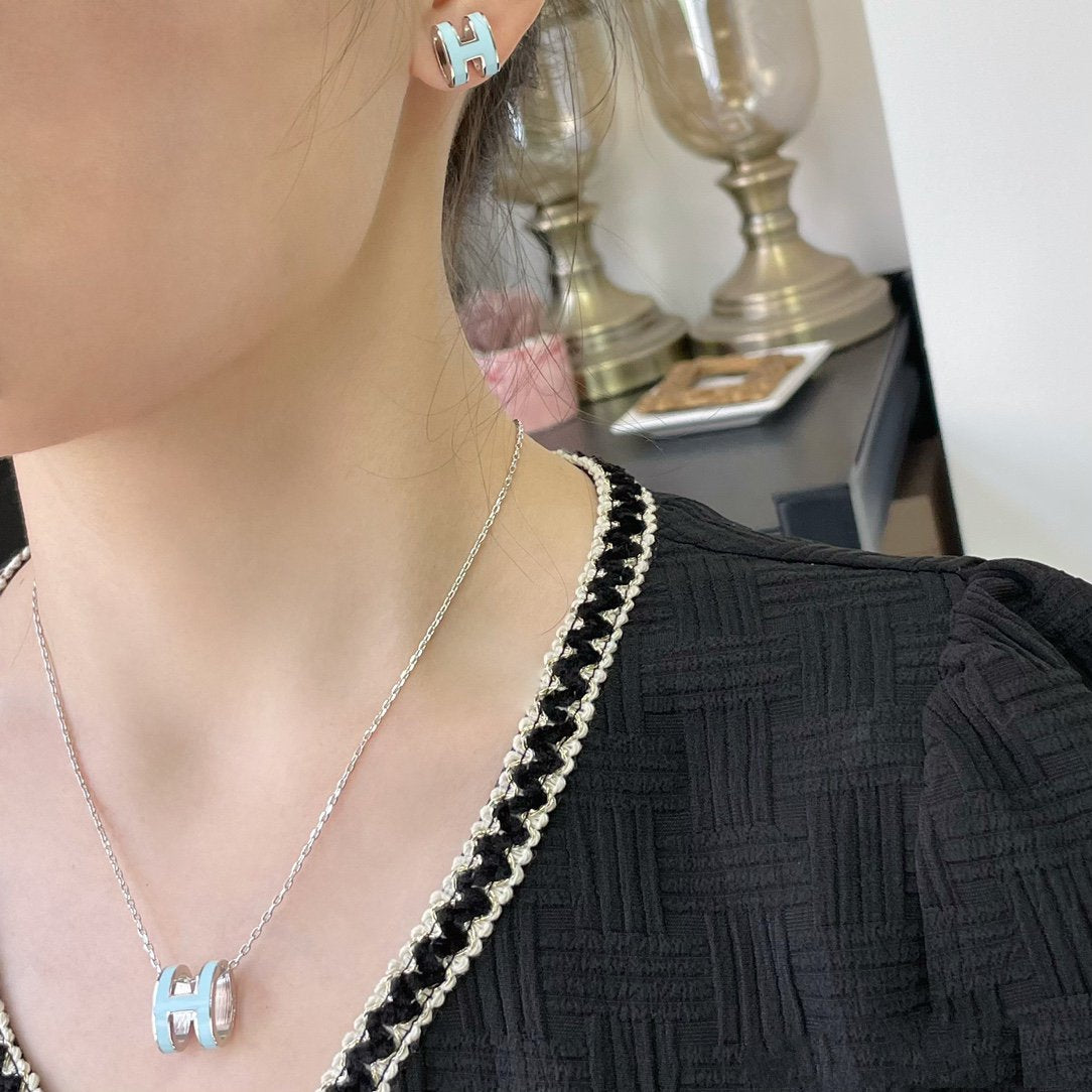 [Avelora]POP H SKY BLUE NECKLACE