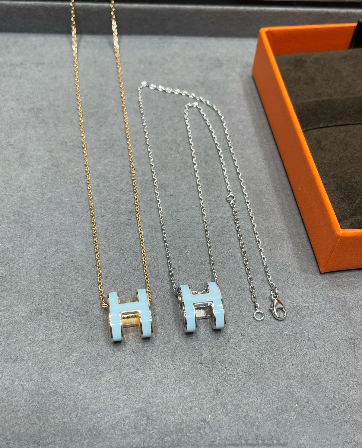 [Avelora Jewelry ]POP H SKY BLUE NECKLACE