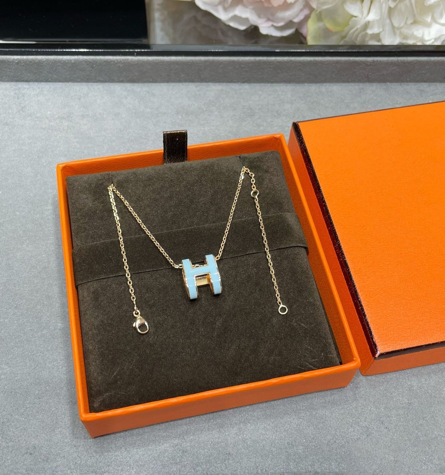 [Avelora]POP H SKY BLUE NECKLACE