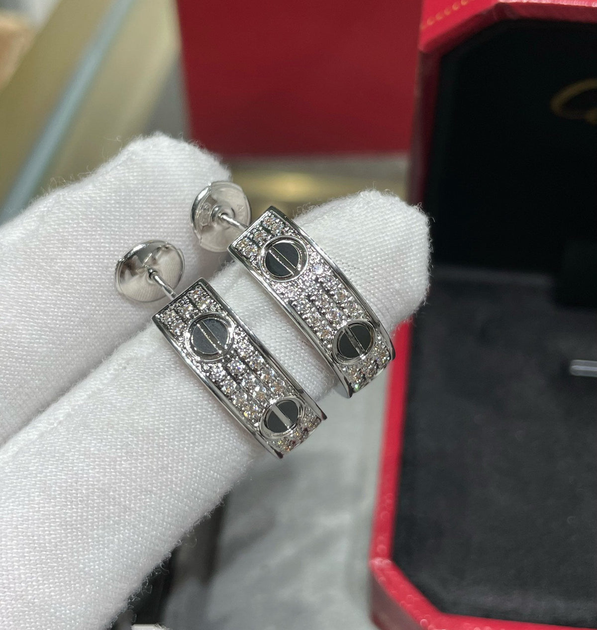 [Avelora Jewelry ]LOVE CERAMIC DIAMOND PAVED SILVER EARRINGS