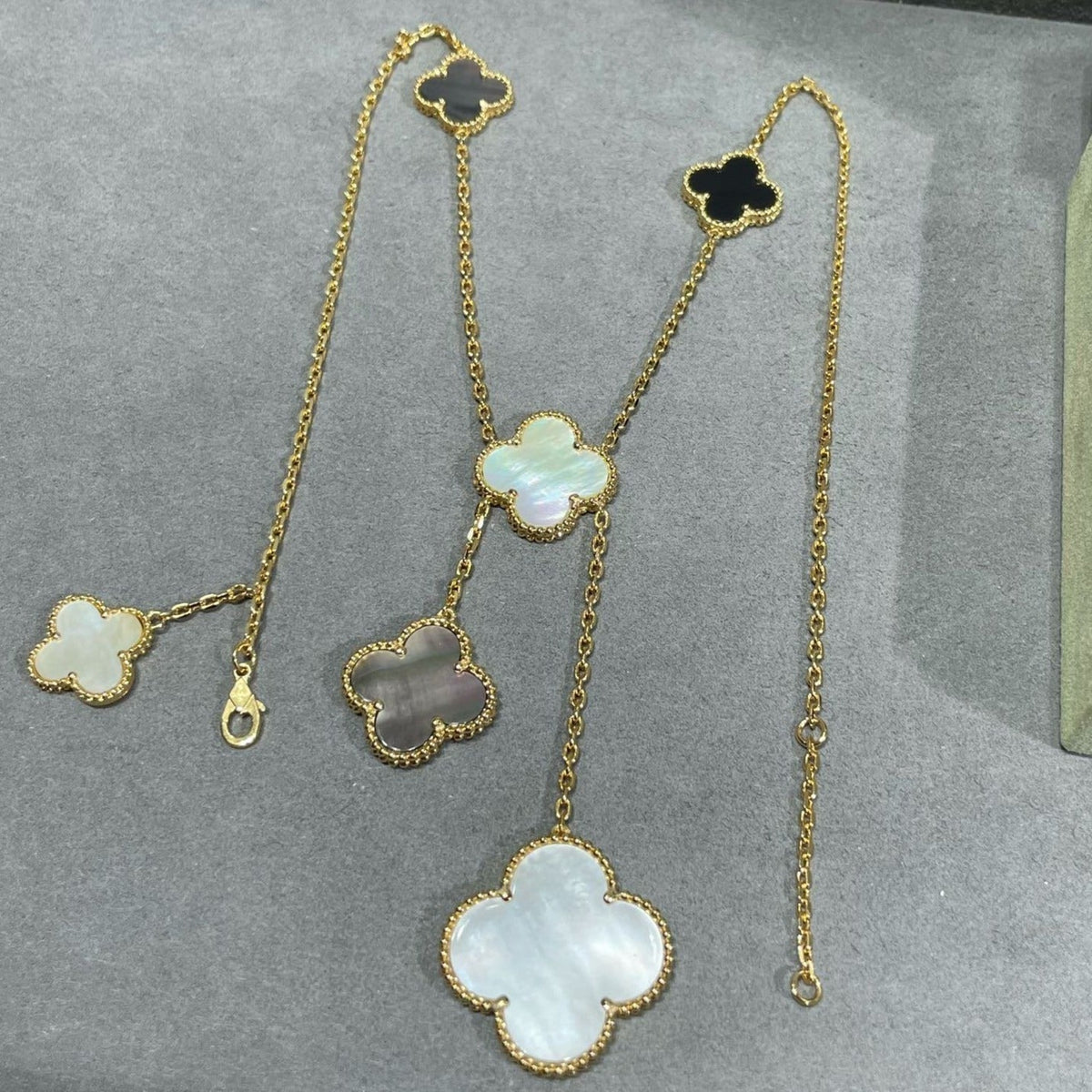 [Avelora Jewelry ]CLOVER 6 MOTIF MOP ONYX GOLD NECKLACE