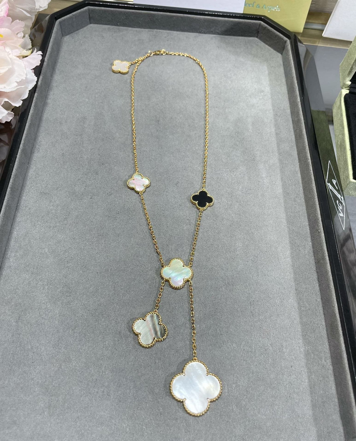 [Avelora Jewelry ]CLOVER 6 MOTIF MOP ONYX GOLD NECKLACE