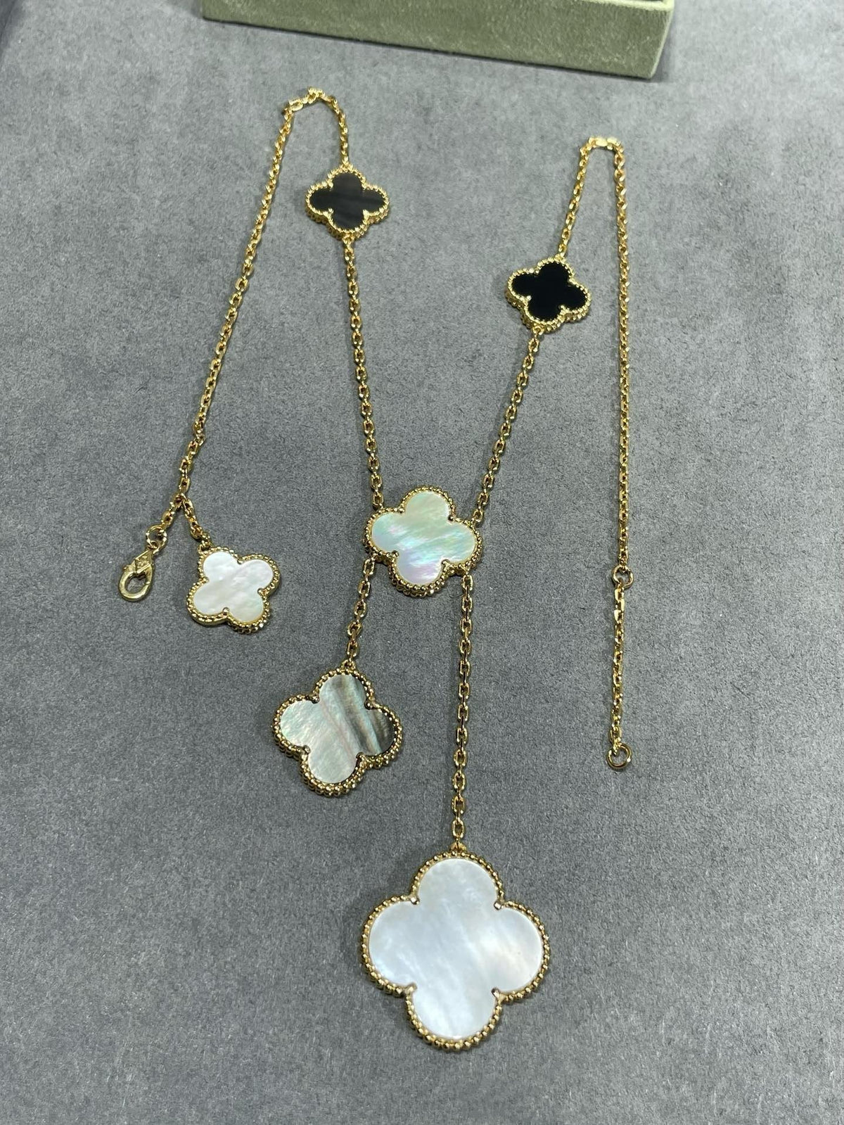 [Avelora Jewelry ]CLOVER 6 MOTIF MOP ONYX GOLD NECKLACE