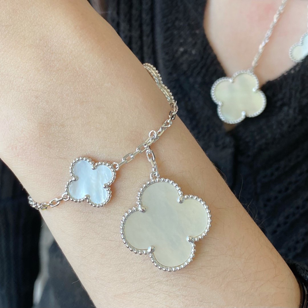 [Avelora Jewelry ]CLOVER 5 MOTIF WHITE MOP SILVER BRACELET