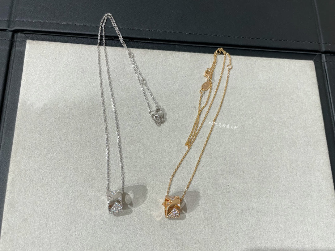 [Avelora Jewelry ]LIENS EVIDENCE DIAMOND PAVED NECKLACE