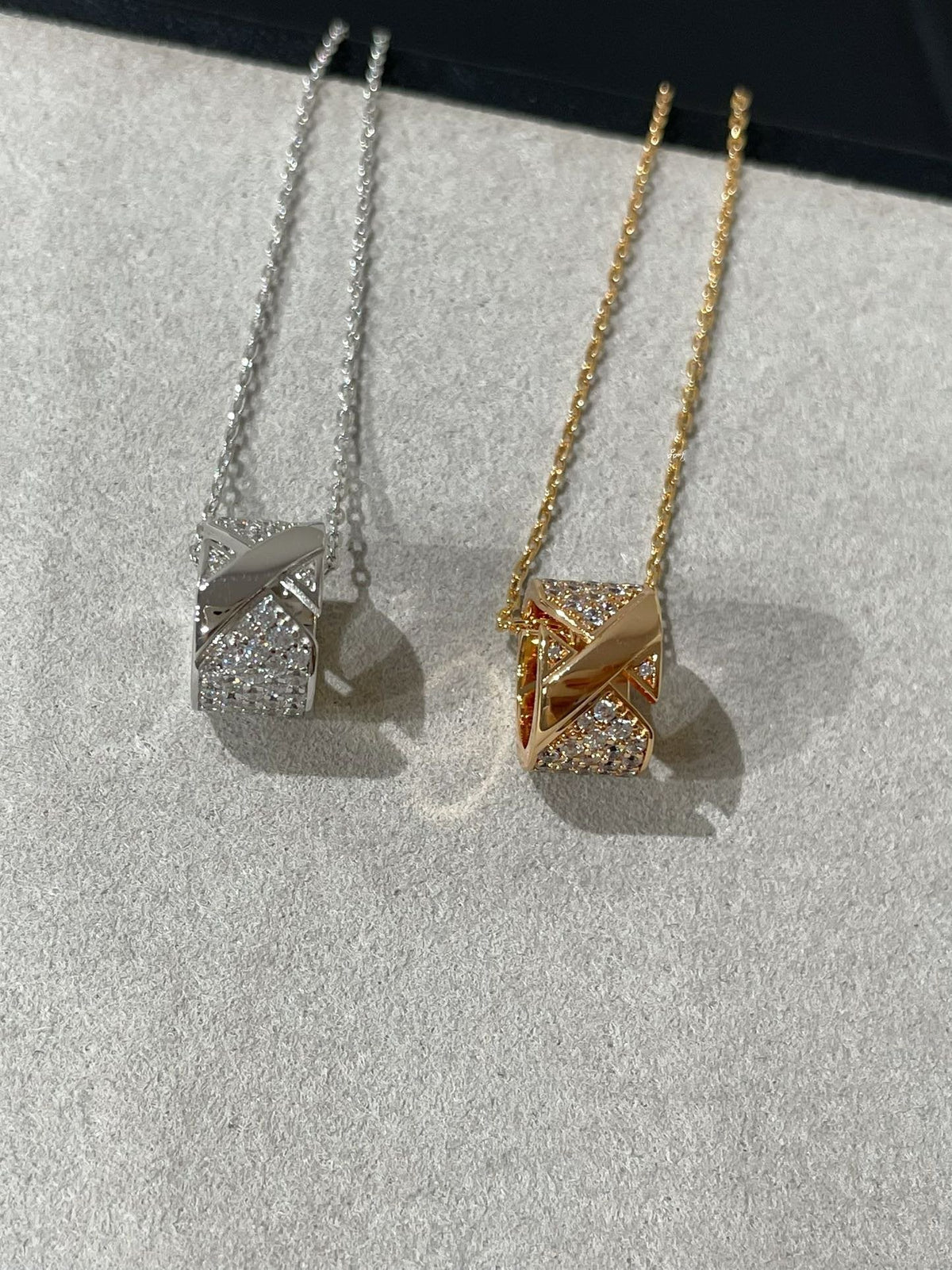 [Avelora Jewelry ]LIENS EVIDENCE DIAMOND PAVED NECKLACE