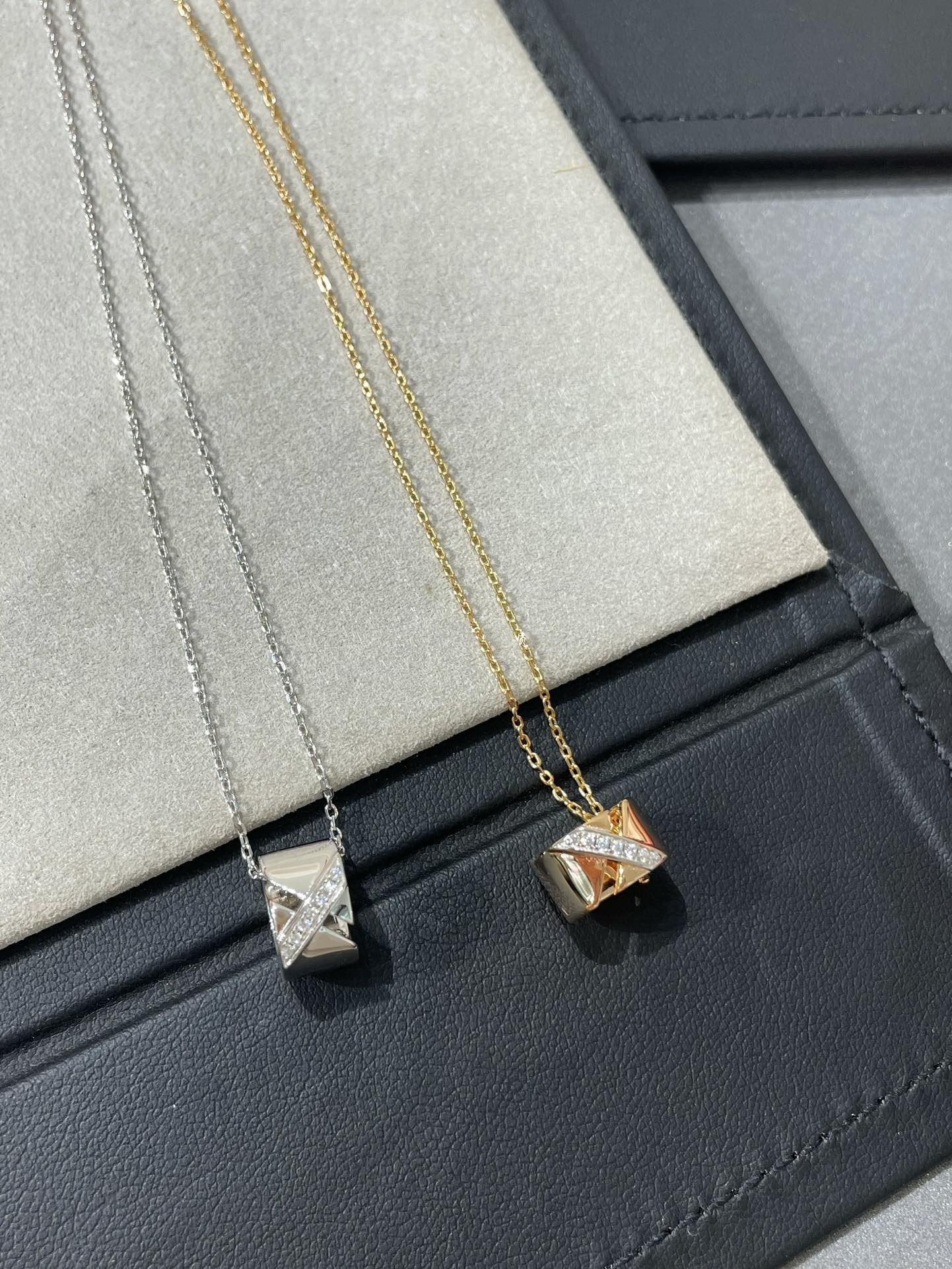 [Avelora]LIENS EVIDENCE DIAMOND NECKLACE
