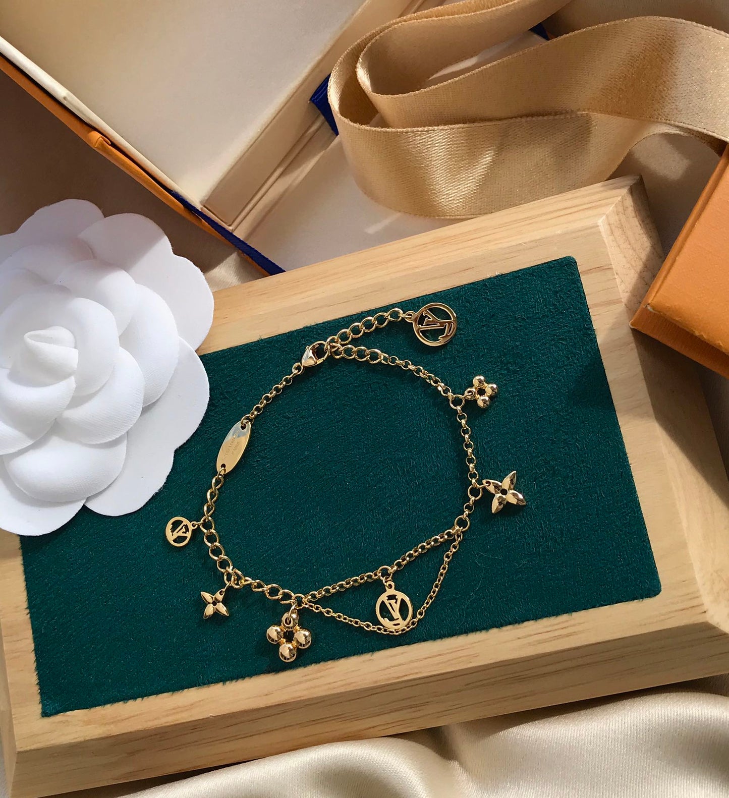 [Avelora]BLOOMING ROSE GOLD MOP BRACELET