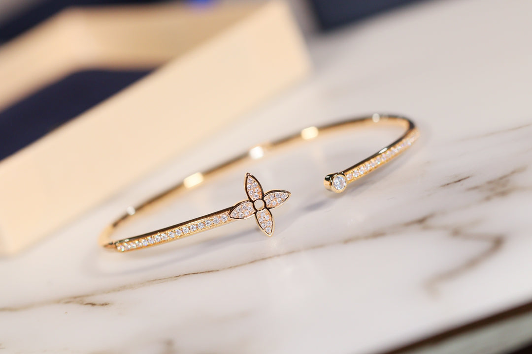 [Avelora]IDYLLE GOLD OPEN BRACELET DIAMOND PAVED