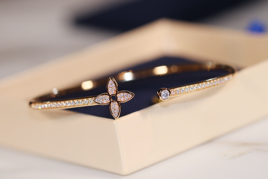 [Avelora]IDYLLE GOLD OPEN BRACELET DIAMOND PAVED