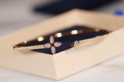 [Avelora]IDYLLE GOLD OPEN BRACELET DIAMOND PAVED