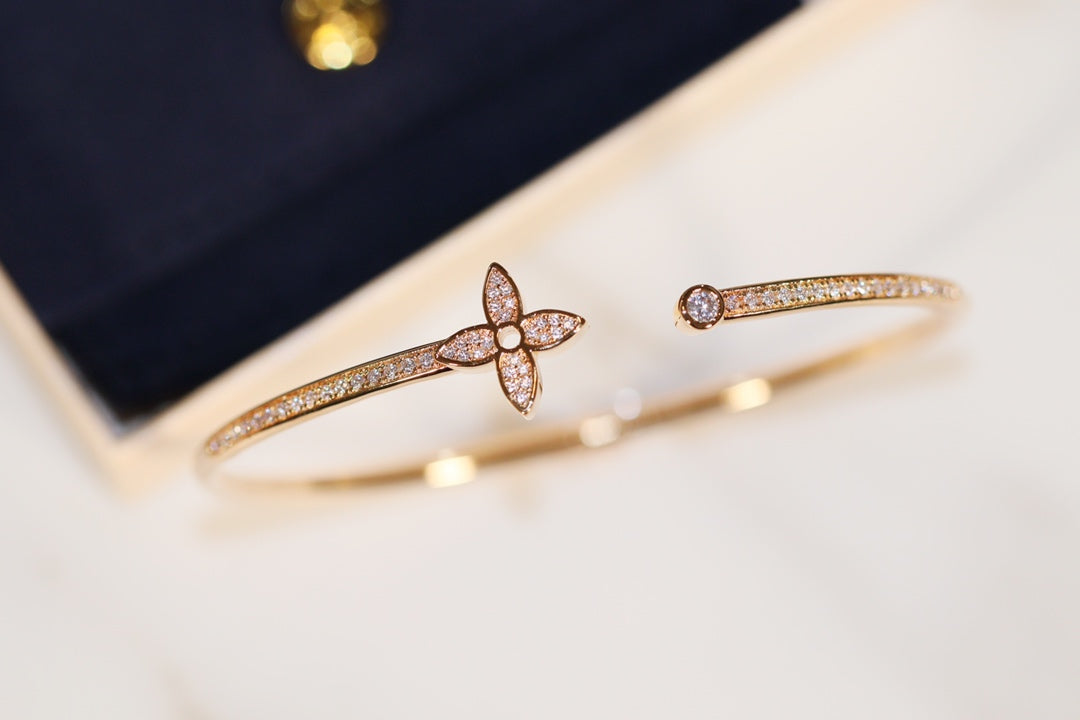 [Avelora Jewelry ]IDYLLE GOLD OPEN BRACELET DIAMOND PAVED