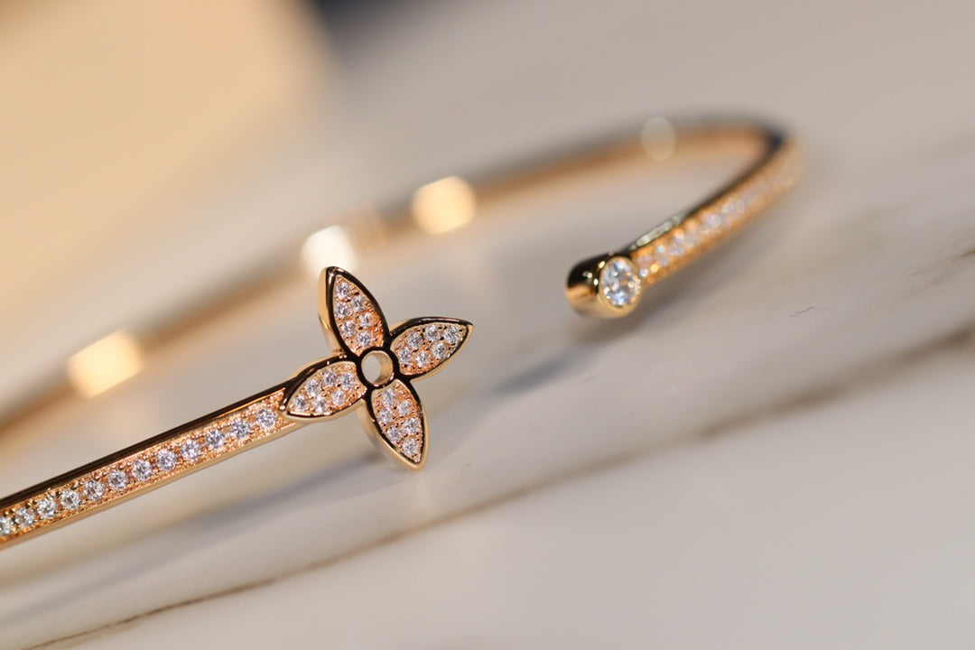[Avelora]IDYLLE GOLD OPEN BRACELET DIAMOND PAVED