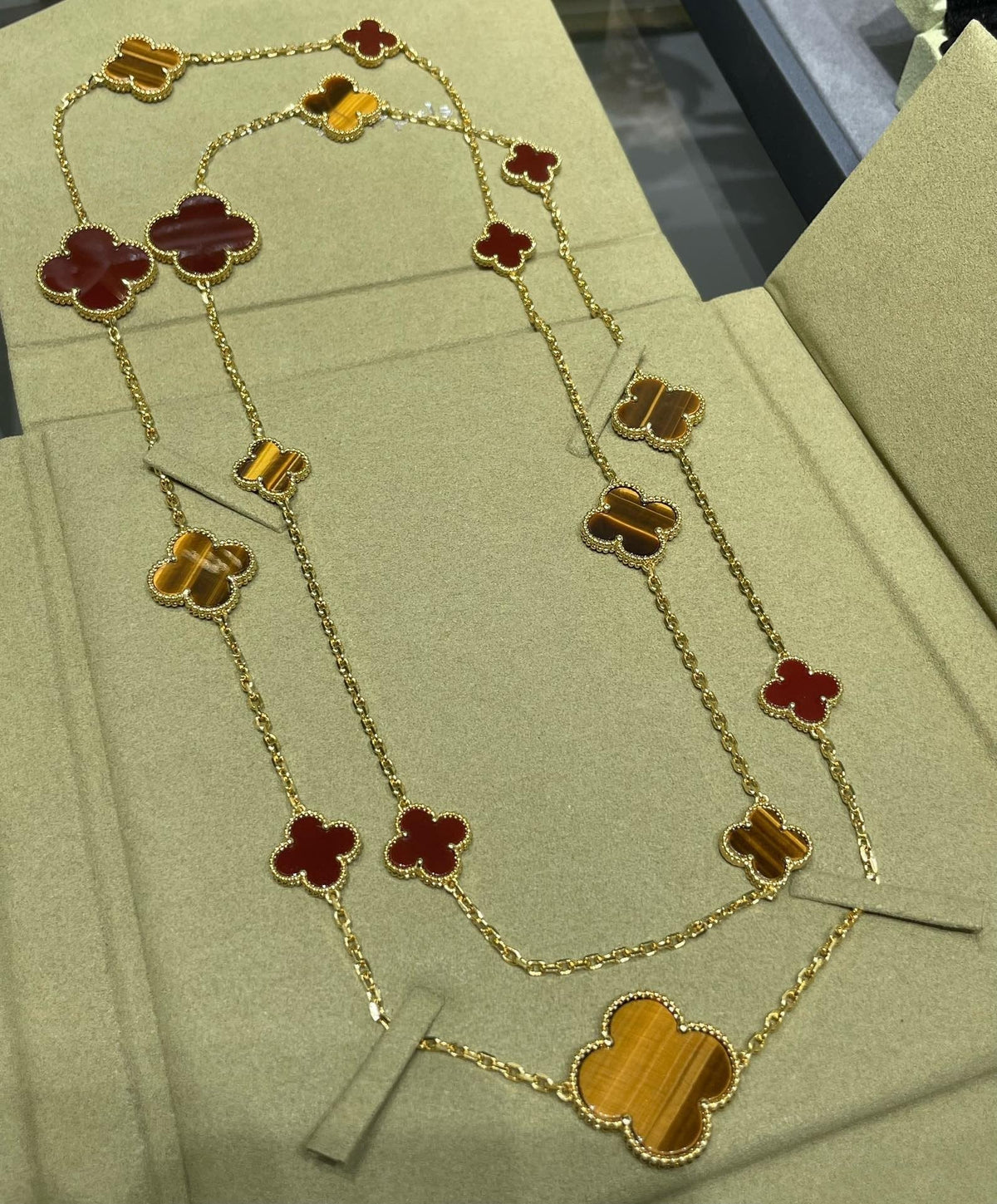 [Avelora Jewelry ]CLOVER 16 MOTIF CARNELIAN TIGER EYE ROSE GOLD NECKLACE
