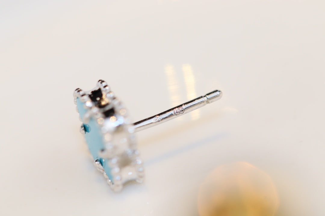 [Avelora Jewelry ]CLOVER MINI TURQUOISE SILVER STUD EARRINGS