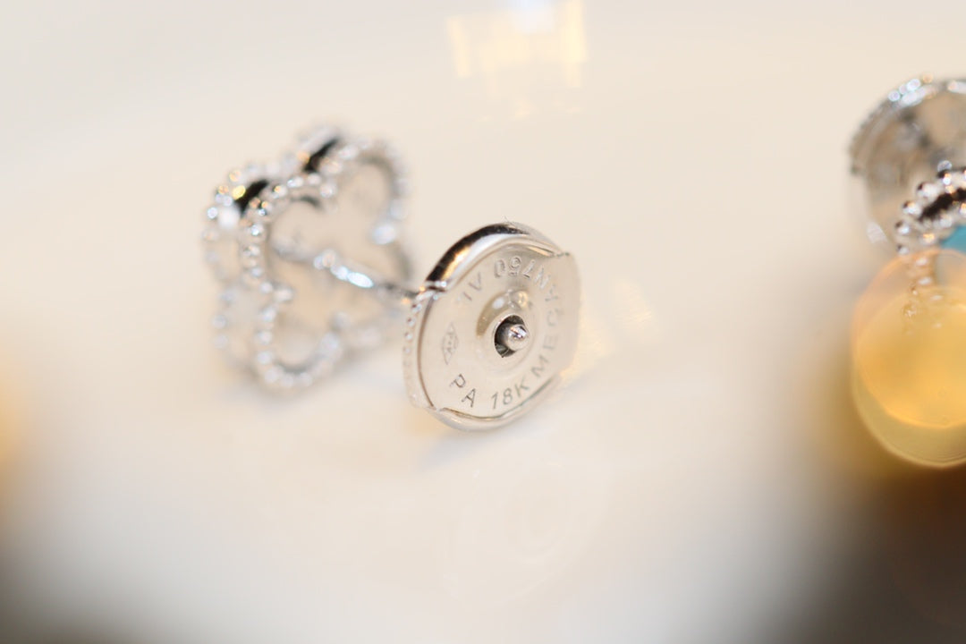 [Avelora Jewelry ]CLOVER MINI TURQUOISE SILVER STUD EARRINGS
