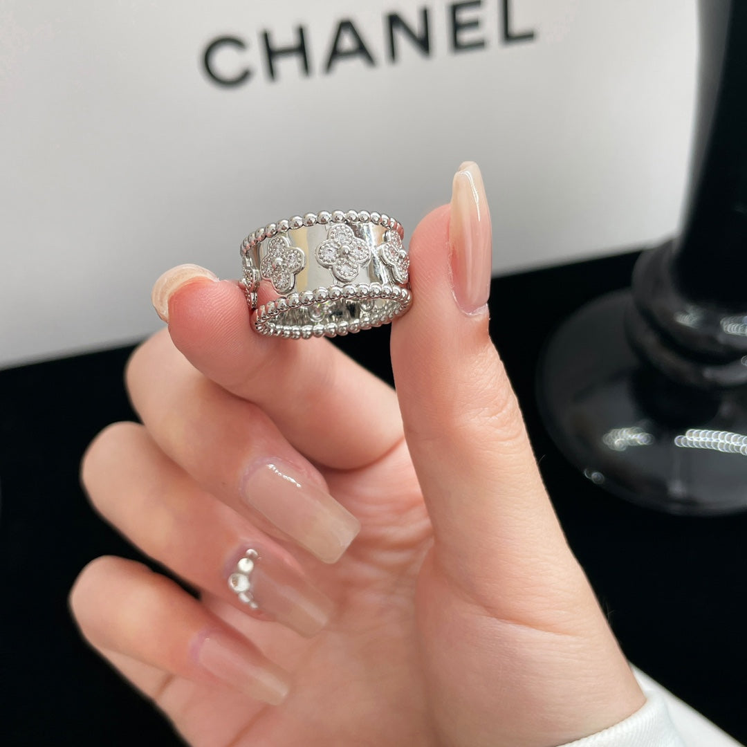 [Avelora Jewelry ]PERLEE DIAMOND LARGE RING