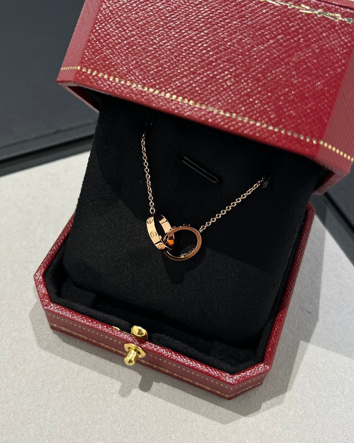 [Avelora Jewelry ]LOVE NECKLACE DOUBLE RING PINK GOLD