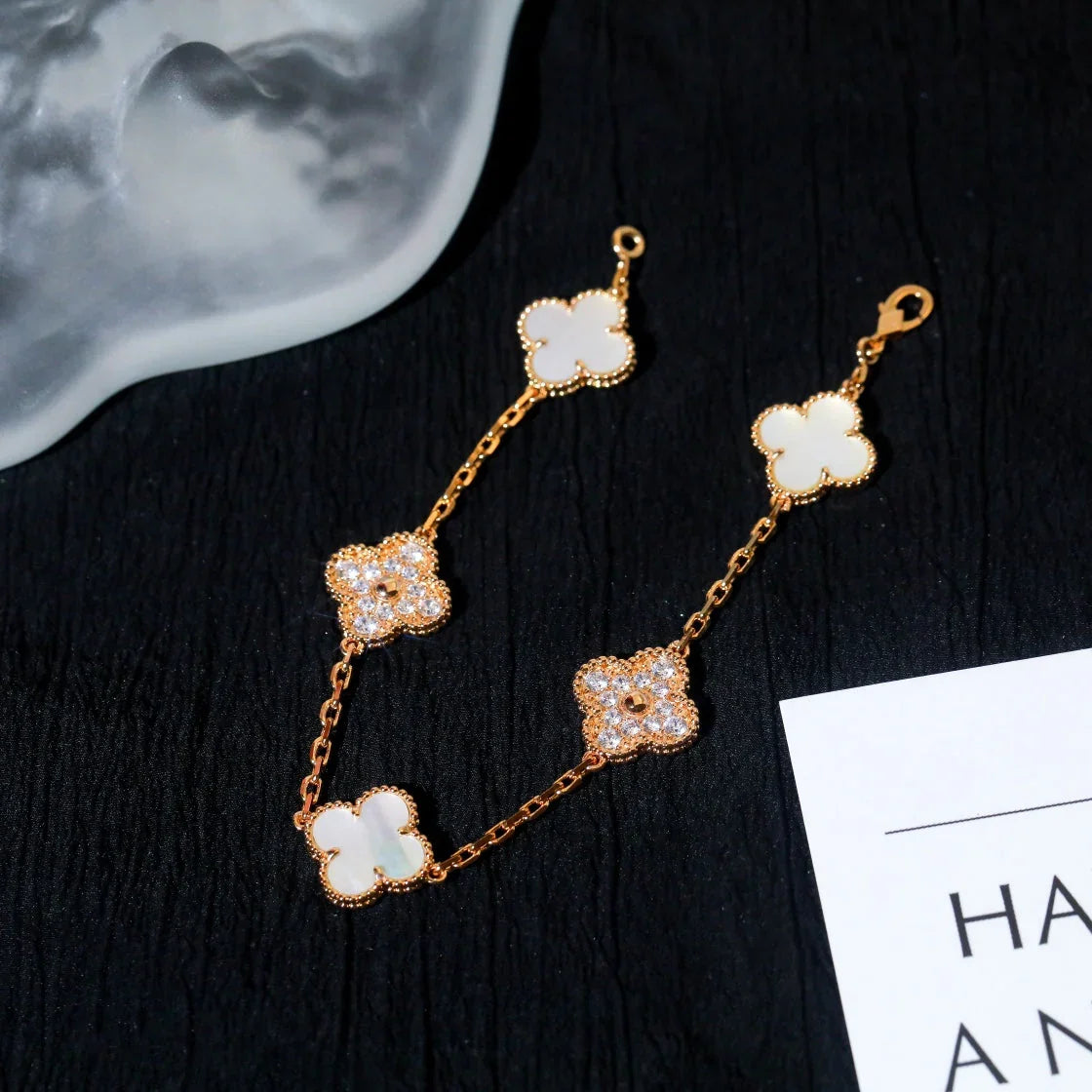 [Avelora]LUCKY CLOVER 5-MOTIF BRACELET - WHITE MOTHER-OF-PEARL COLLECTION