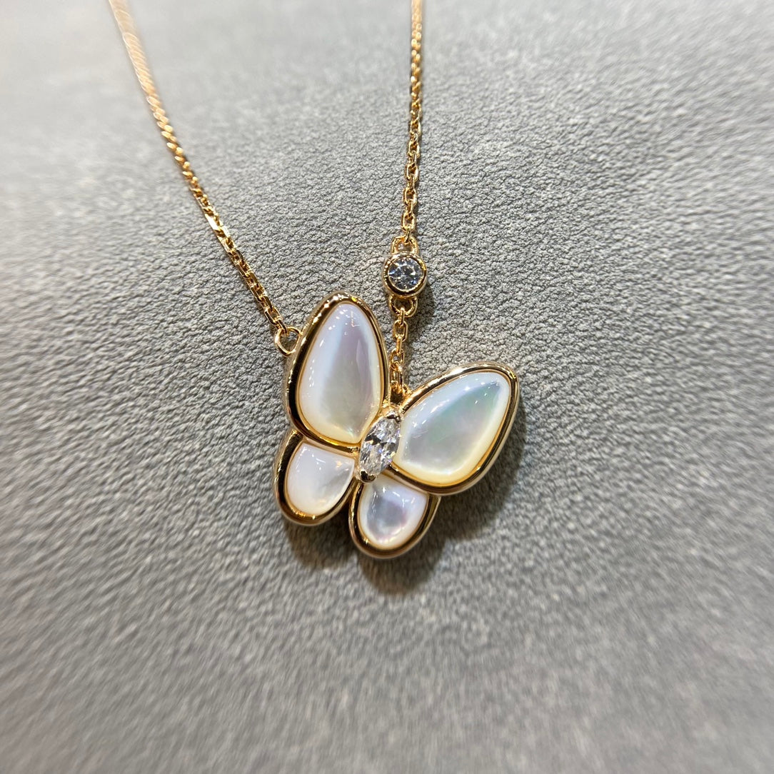 [Avelora Jewelry ]BUTTERFLY MOP DIAMOND NECKLACE