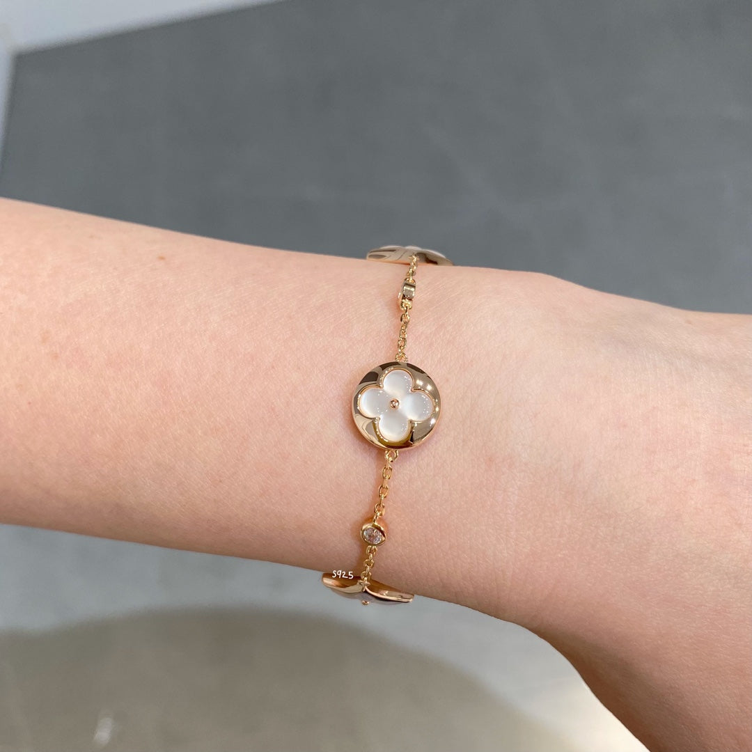 [Avelora Jewelry ]STAR AND SUN 4 MOTIF WHITE MOP PINK GOLD BRACELET