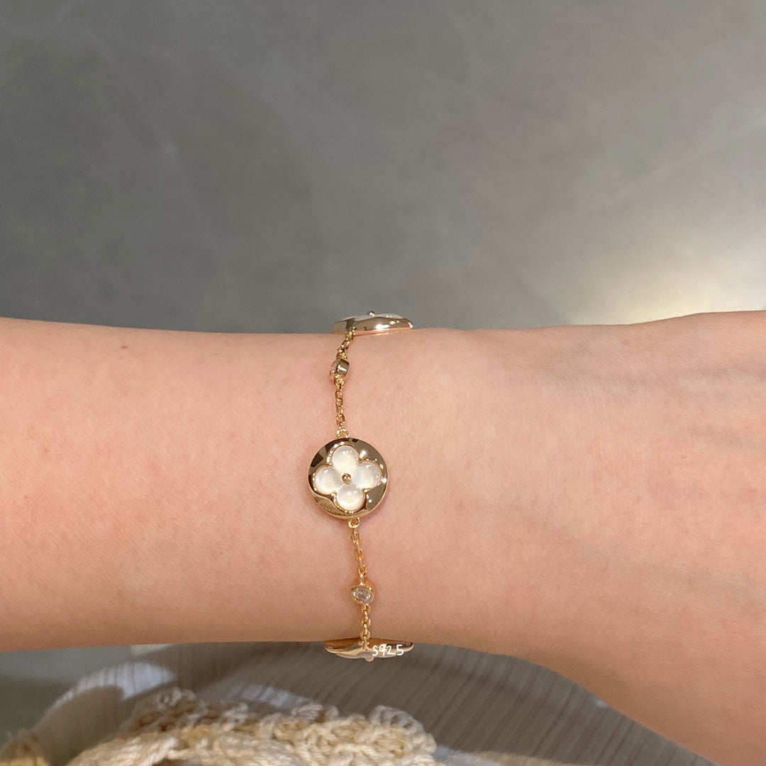 [Avelora Jewelry ]STAR AND SUN 4 MOTIF WHITE MOP PINK GOLD BRACELET