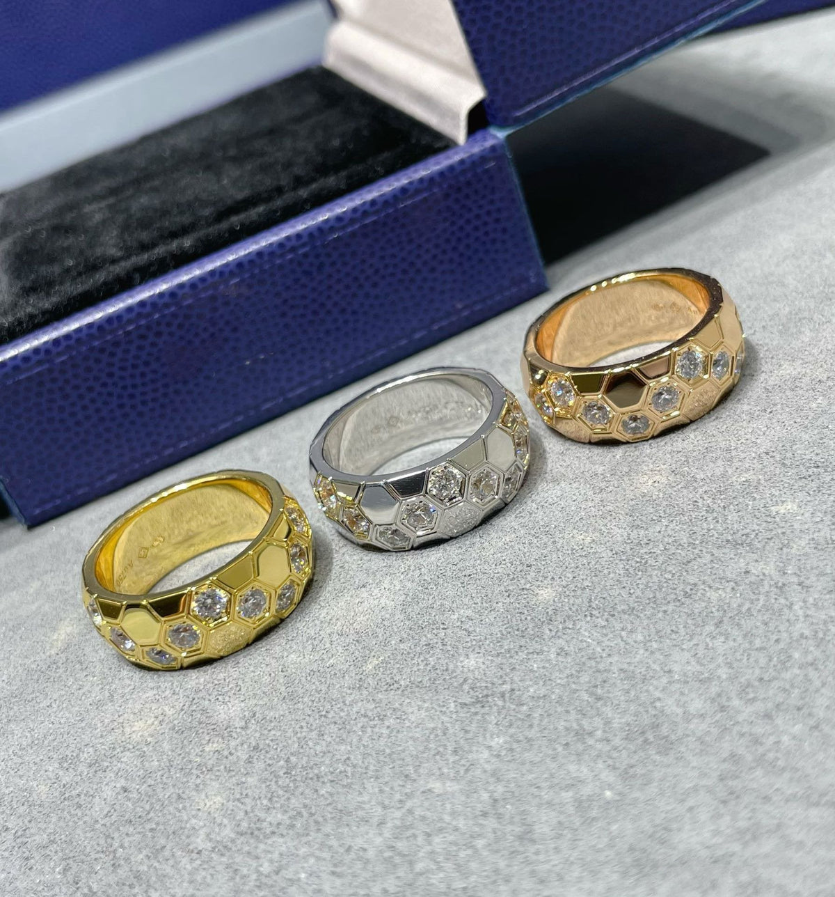 [Avelora Jewelry ]BEE LOVE DIAMOND LARGE RING