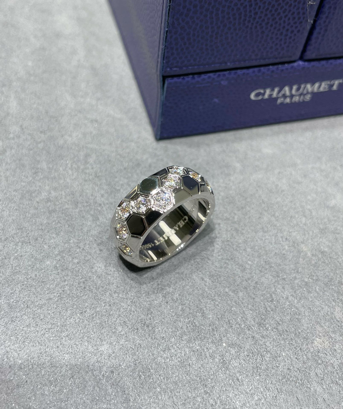 [Avelora Jewelry ]BEE LOVE DIAMOND LARGE RING